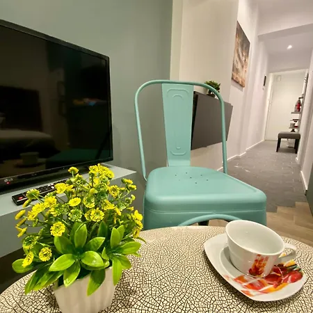 Apartment Crystal Studio-downtown Escape-navarinou Square *